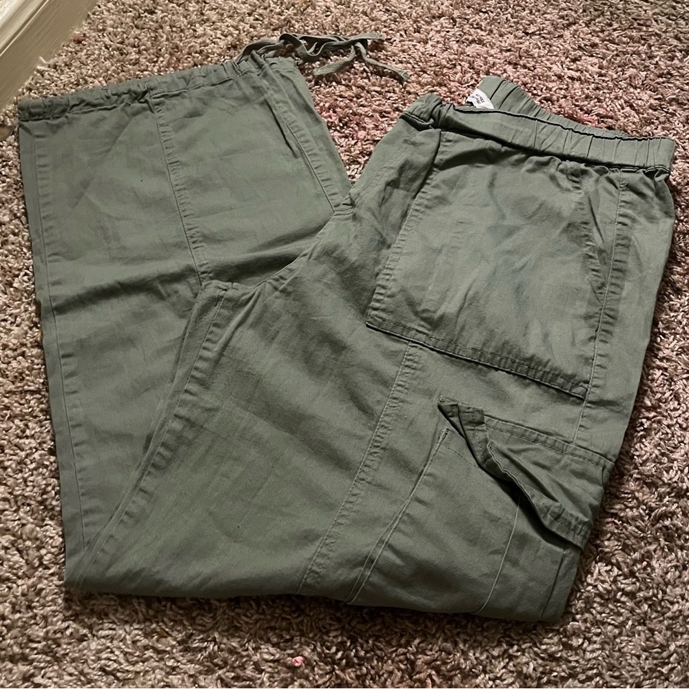 Woman’s YMI Green Cargo Pants